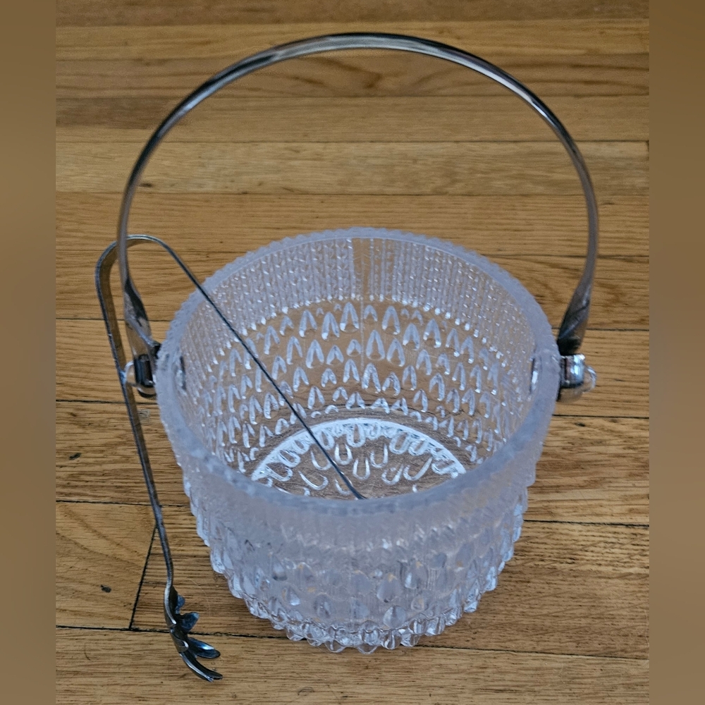 C 1960's Mid-Century French Glass Teardrop Ice Bucket With Tongs